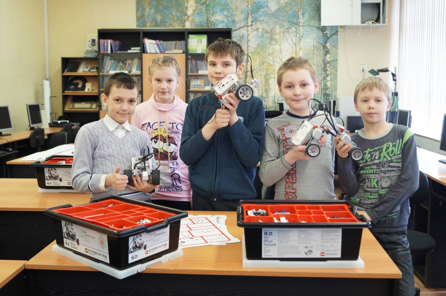 Сют саров. С днем учителя педагога станции юных техников. Авиамоделизм орск. Спортсмены авиамодельного спорта. Станция юных техников сарапул.